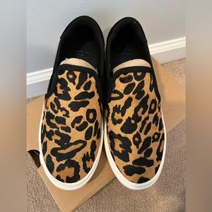 NWT Ugg slip on women’s sneaker